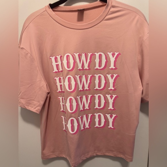 Women’s Medium “Howdy” Crop Top Pink 'Howdy' Graphic T-Shirt - Picture 2 of 7